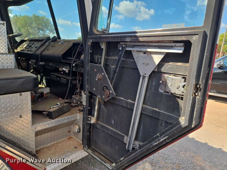 image for item EU3879 1986 Pierce Arrow pumper fire truck