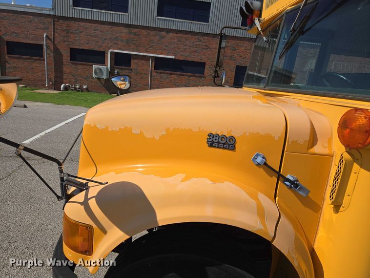 image for item EU3916 1999 International 3800 school bus
