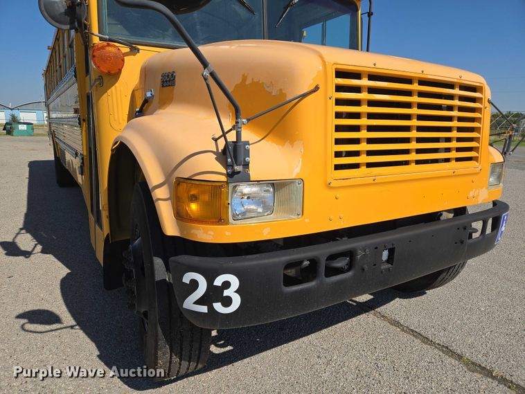 image for item EU3916 1999 International 3800 school bus
