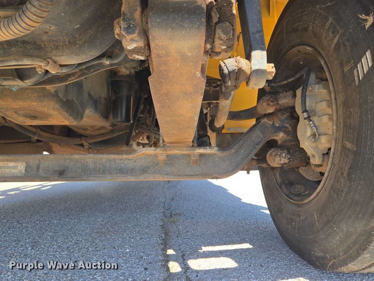 image for item EU3916 1999 International 3800 school bus