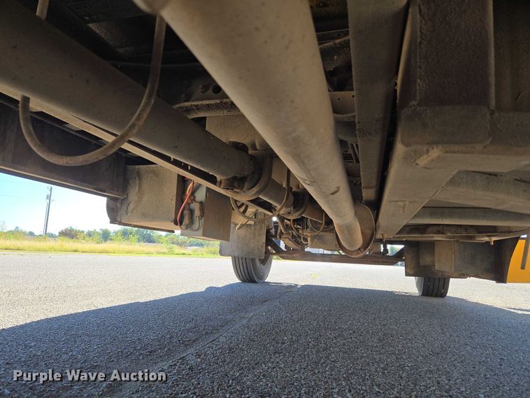 image for item EU3916 1999 International 3800 school bus