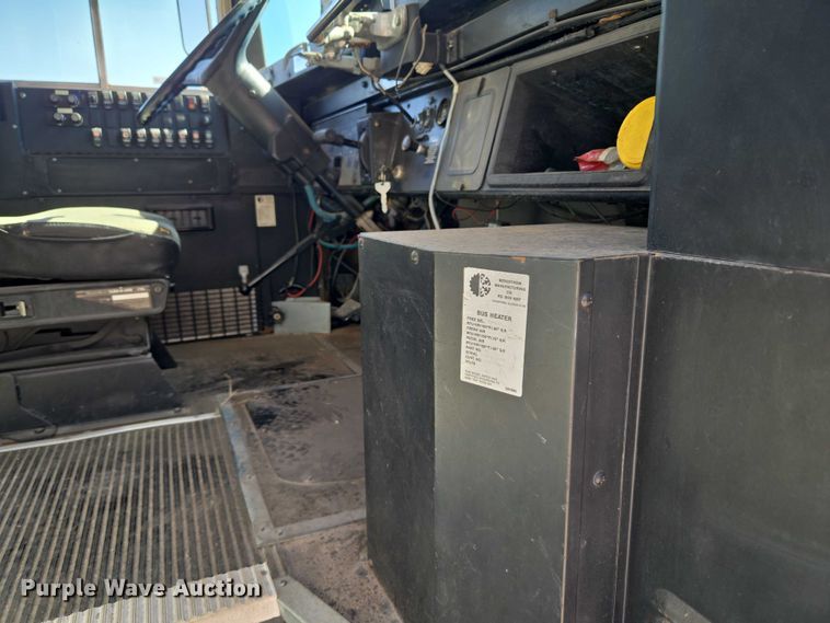 image for item EU3916 1999 International 3800 school bus