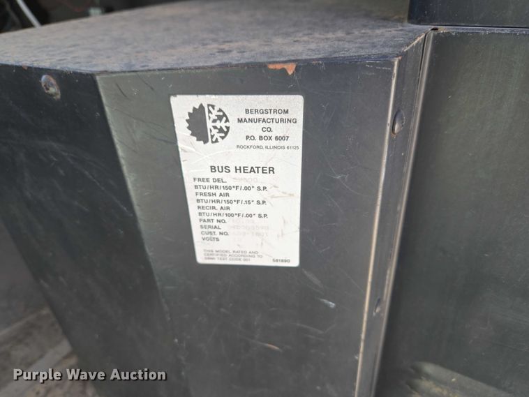 image for item EU3916 1999 International 3800 school bus