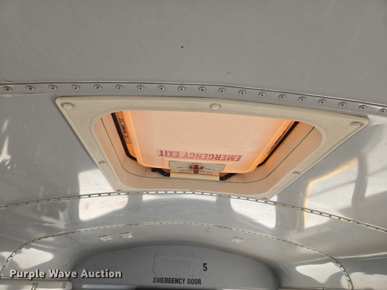 image for item EU3916 1999 International 3800 school bus