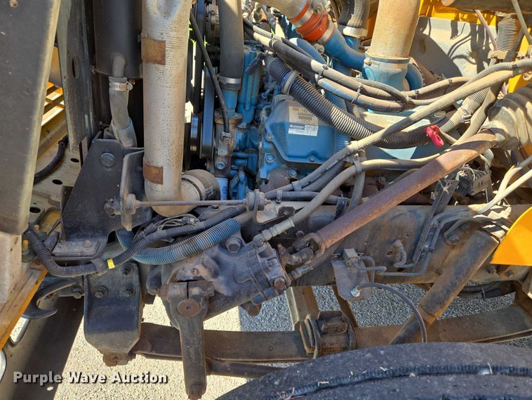 image for item EU3916 1999 International 3800 school bus