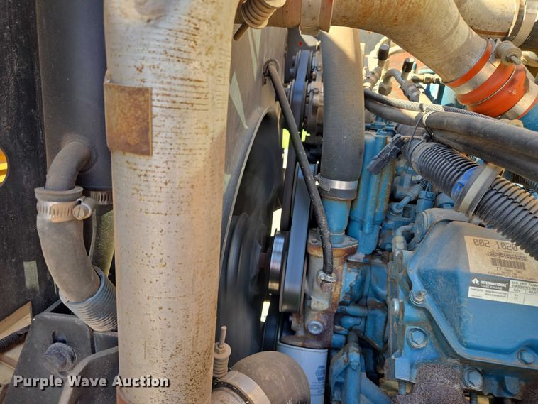 image for item EU3916 1999 International 3800 school bus