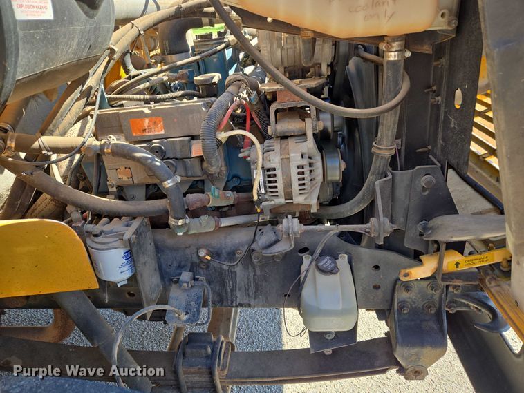 image for item EU3916 1999 International 3800 school bus