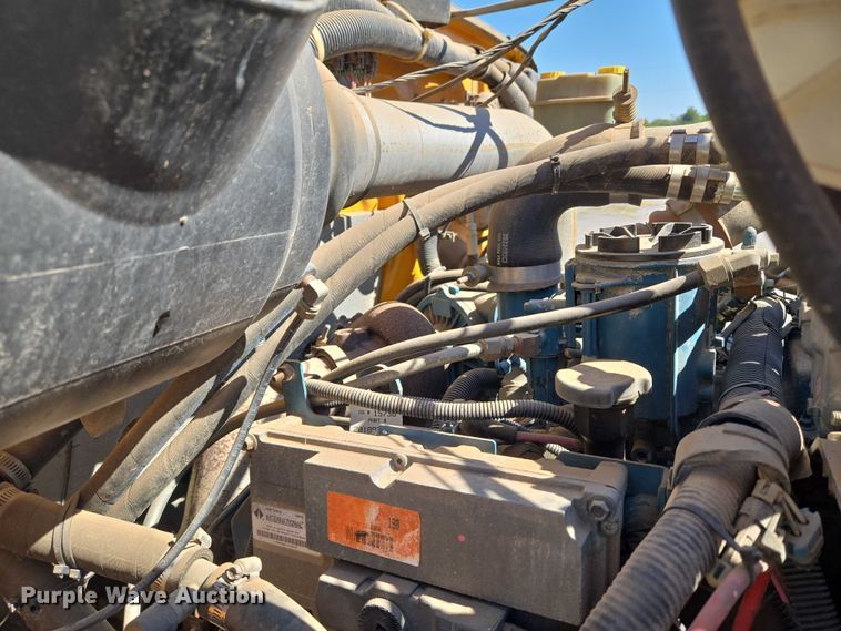 image for item EU3916 1999 International 3800 school bus