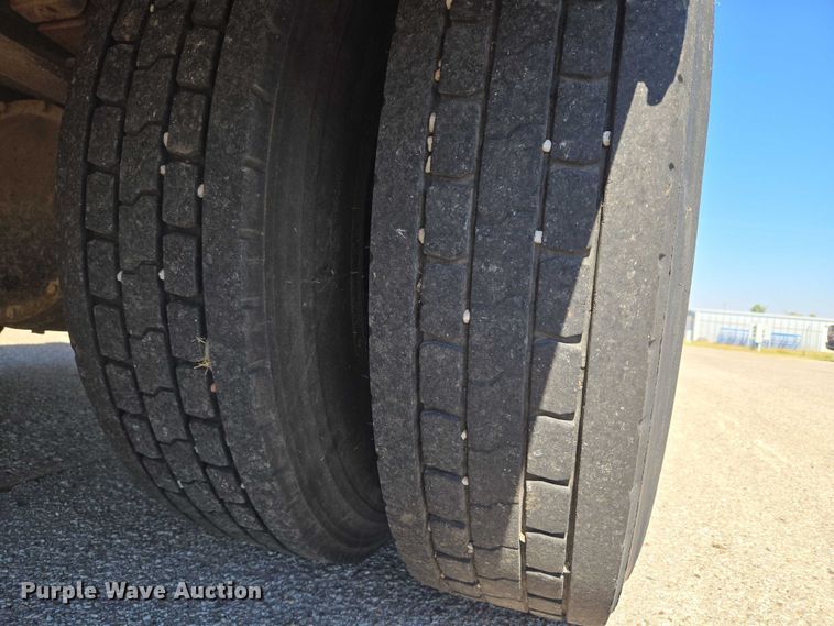 image for item EU3916 1999 International 3800 school bus