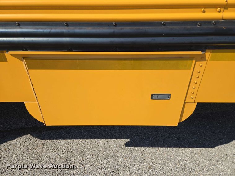image for item EU3917 1999 International 3800 school bus