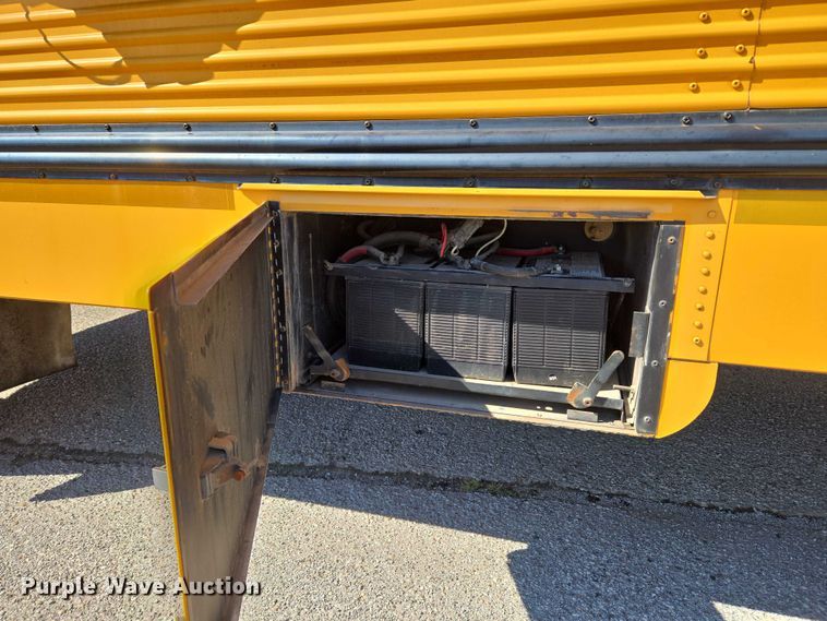 image for item EU3917 1999 International 3800 school bus