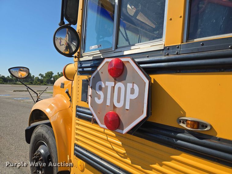 image for item EU3917 1999 International 3800 school bus