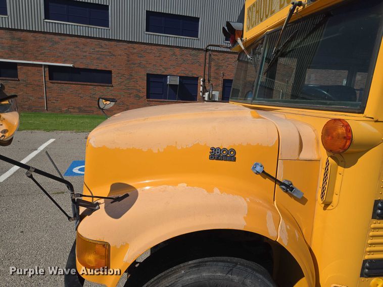 image for item EU3917 1999 International 3800 school bus