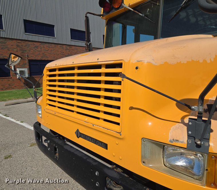 image for item EU3917 1999 International 3800 school bus