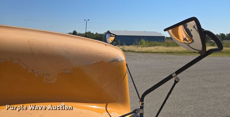 image for item EU3917 1999 International 3800 school bus