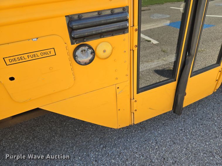 image for item EU3917 1999 International 3800 school bus