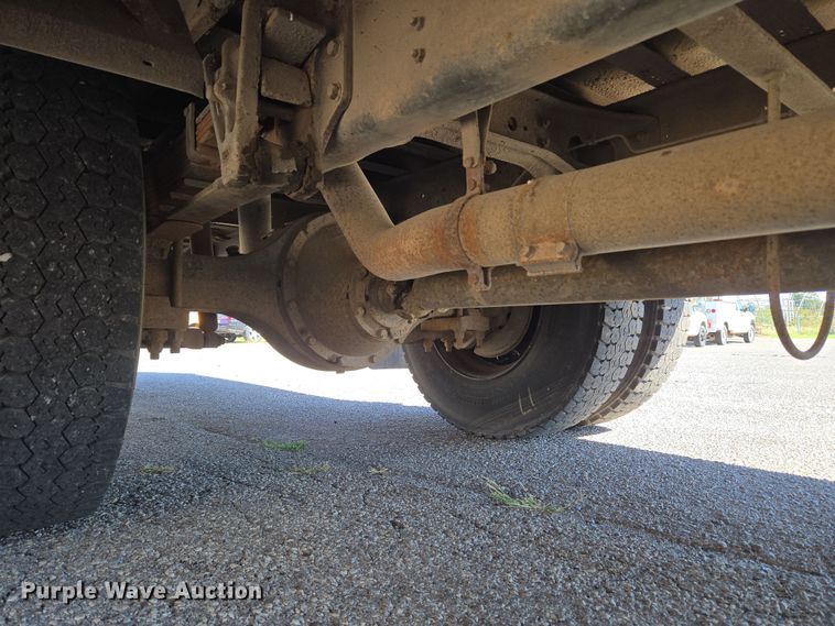 image for item EU3917 1999 International 3800 school bus