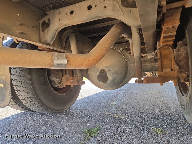 image for item EU3917 1999 International 3800 school bus