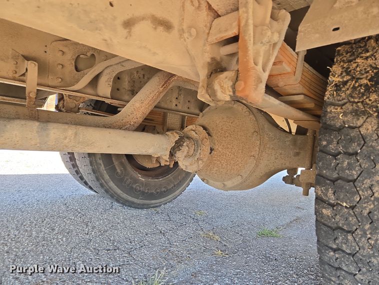 image for item EU3917 1999 International 3800 school bus