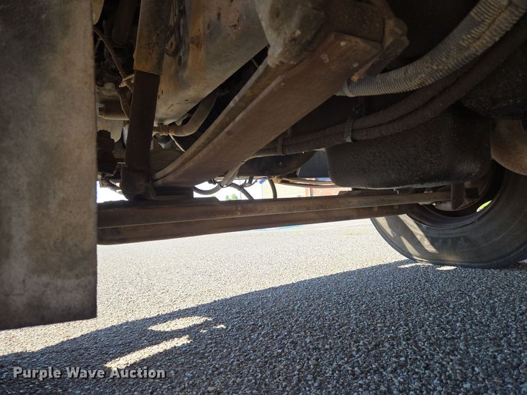 image for item EU3917 1999 International 3800 school bus