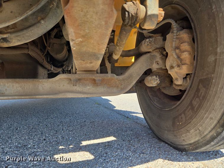 image for item EU3917 1999 International 3800 school bus