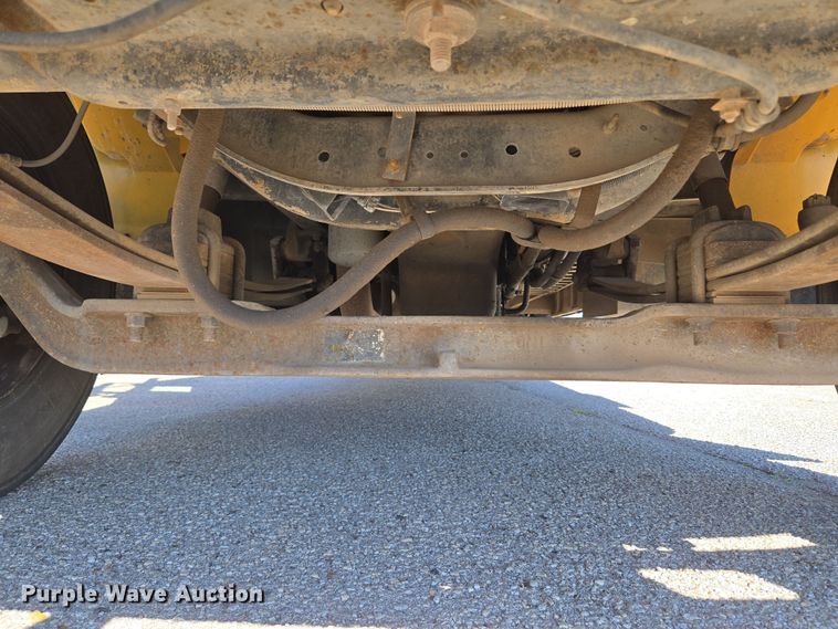 image for item EU3917 1999 International 3800 school bus