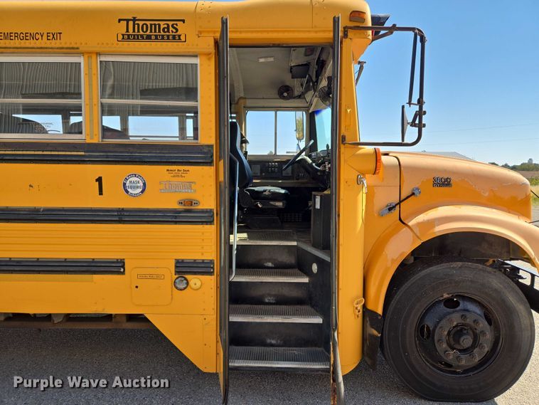 image for item EU3917 1999 International 3800 school bus