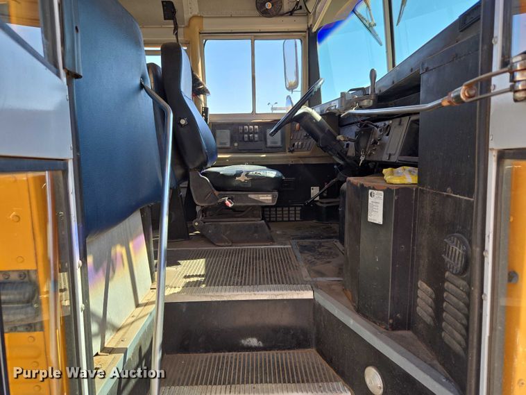 image for item EU3917 1999 International 3800 school bus