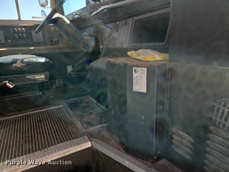 image for item EU3917 1999 International 3800 school bus