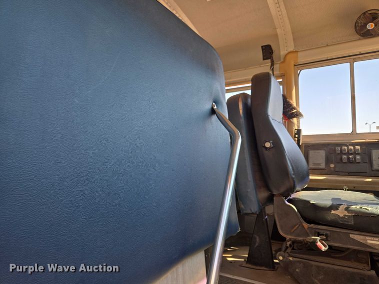 image for item EU3917 1999 International 3800 school bus