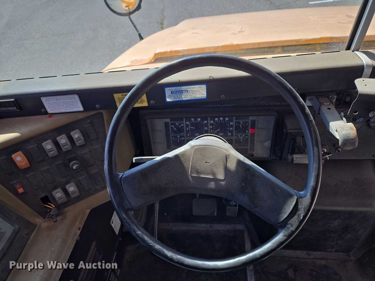 image for item EU3917 1999 International 3800 school bus