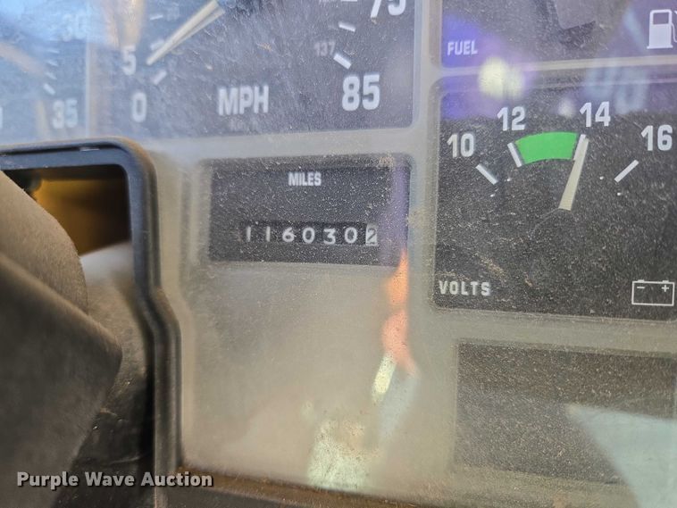 image for item EU3917 1999 International 3800 school bus