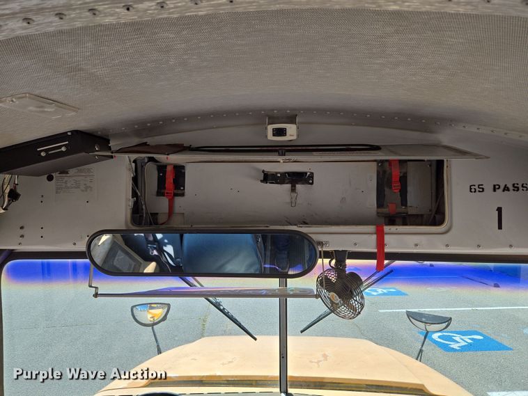 image for item EU3917 1999 International 3800 school bus