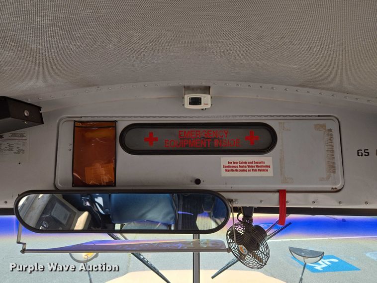 image for item EU3917 1999 International 3800 school bus