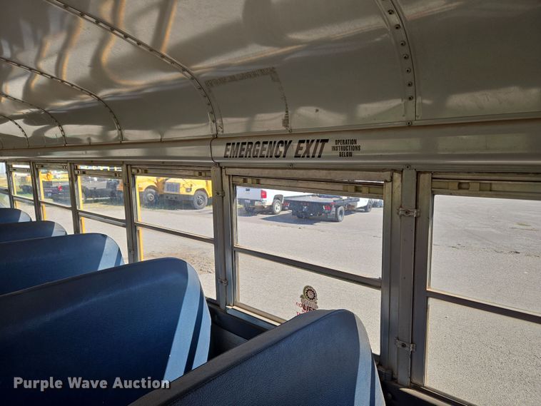 image for item EU3917 1999 International 3800 school bus