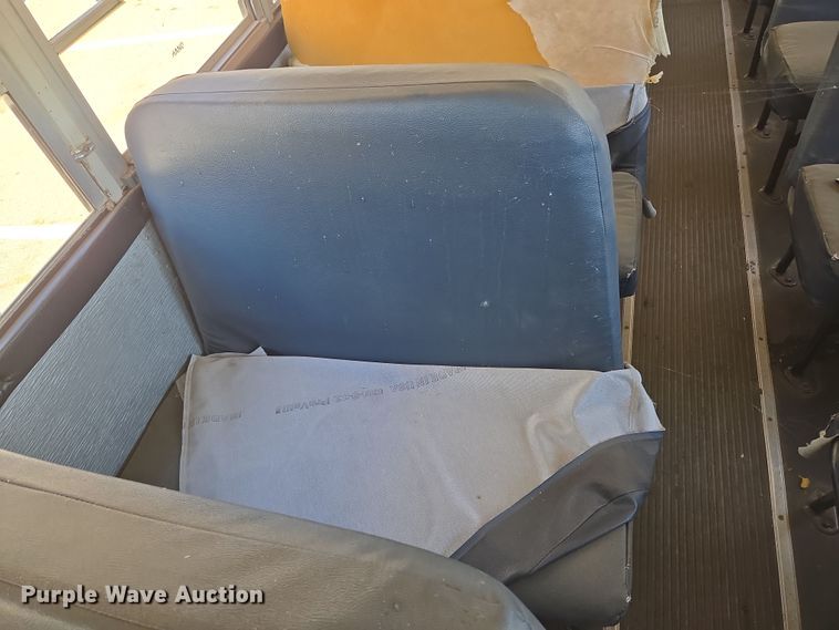 image for item EU3917 1999 International 3800 school bus