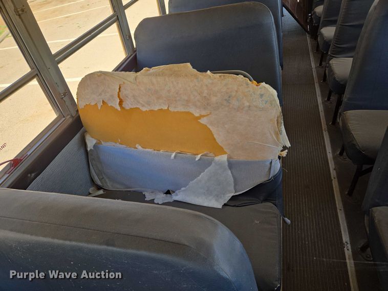 image for item EU3917 1999 International 3800 school bus