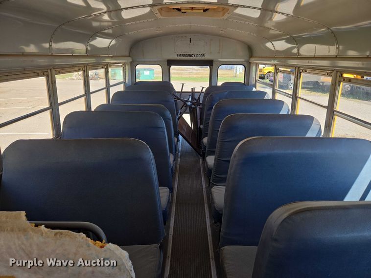 image for item EU3917 1999 International 3800 school bus