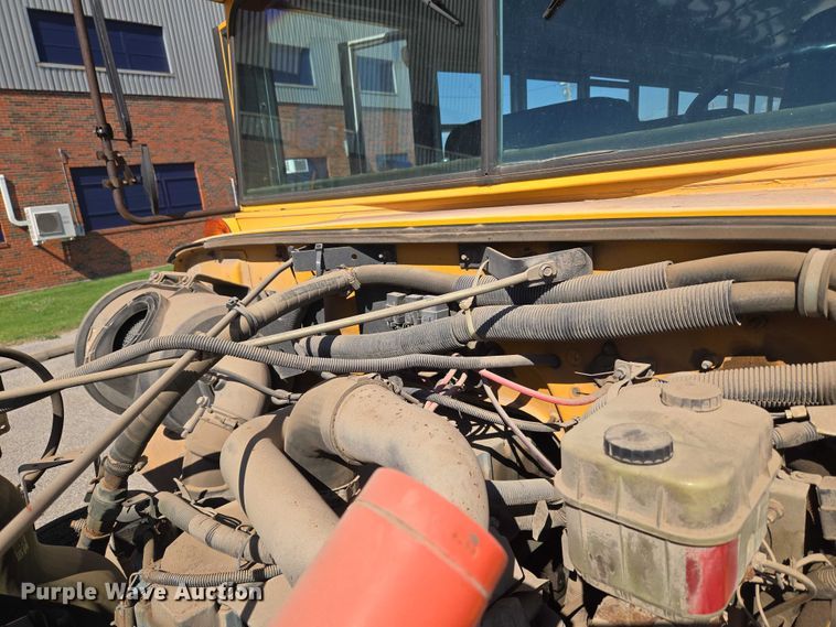 image for item EU3917 1999 International 3800 school bus