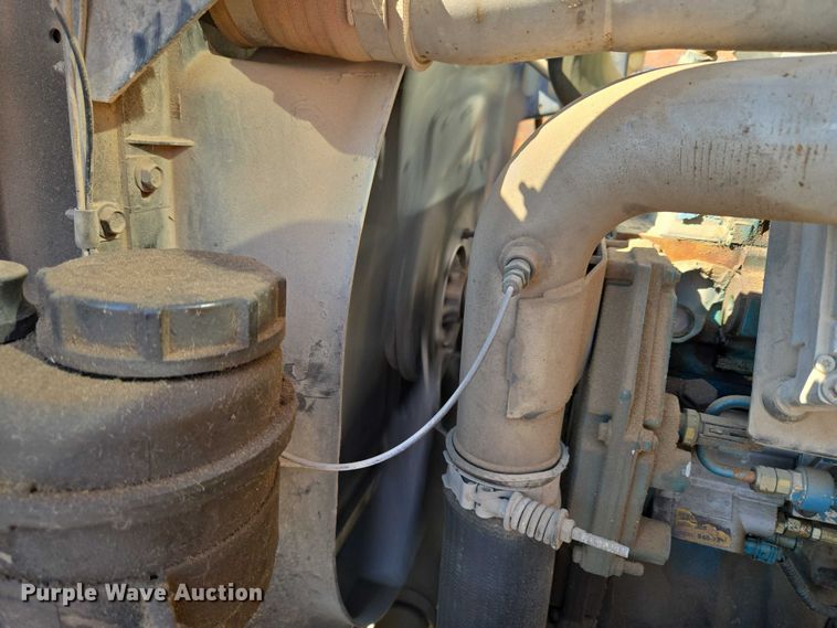 image for item EU3917 1999 International 3800 school bus