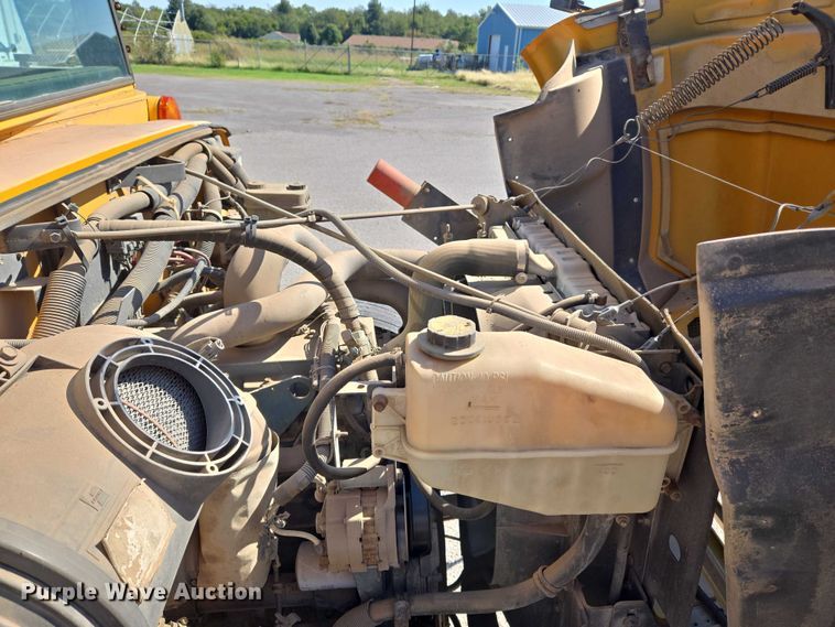 image for item EU3917 1999 International 3800 school bus