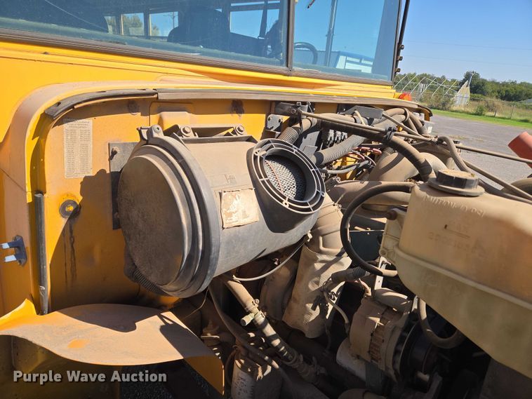 image for item EU3917 1999 International 3800 school bus