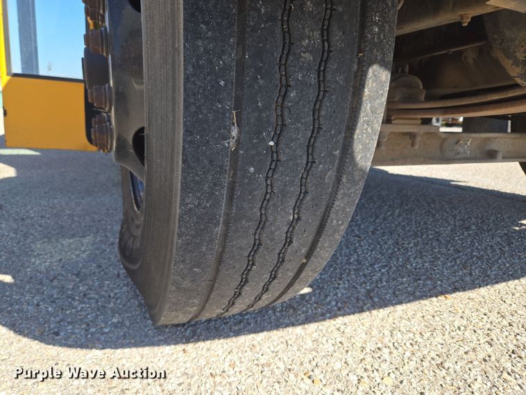 image for item EU3917 1999 International 3800 school bus