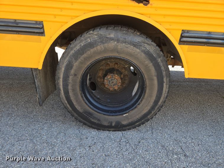 image for item EU3917 1999 International 3800 school bus