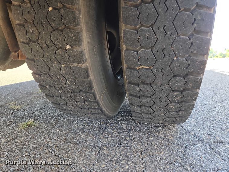 image for item EU3917 1999 International 3800 school bus