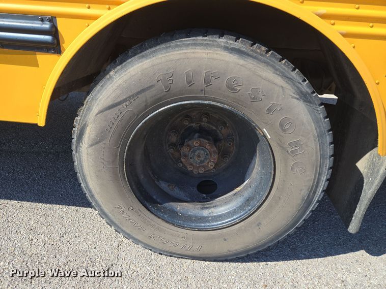 image for item EU3917 1999 International 3800 school bus