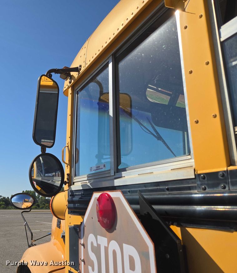 image for item EU3918 1999 International 3800 school bus