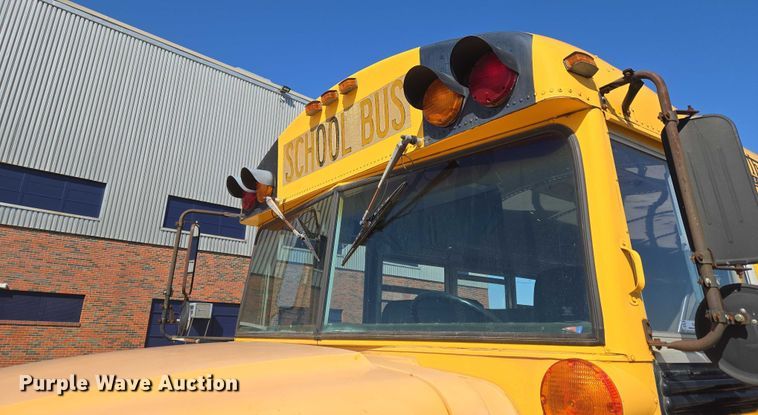 image for item EU3918 1999 International 3800 school bus