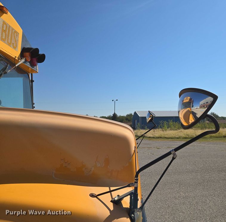 image for item EU3918 1999 International 3800 school bus