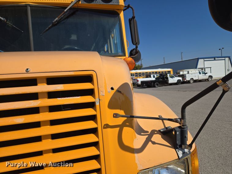 image for item EU3918 1999 International 3800 school bus